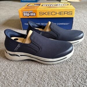 Men's Navy Blue Skechers Slip-ins: GO WALK Arch Fit 2.0 - Size 9 NIB